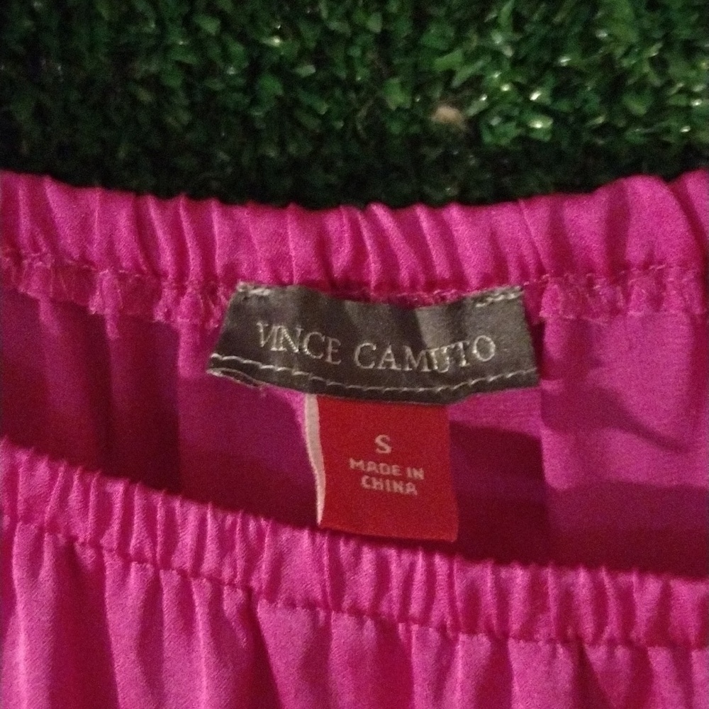 Vince Camuto Fuchsia Off-Shoulder Blouse - Picture 2 of 3